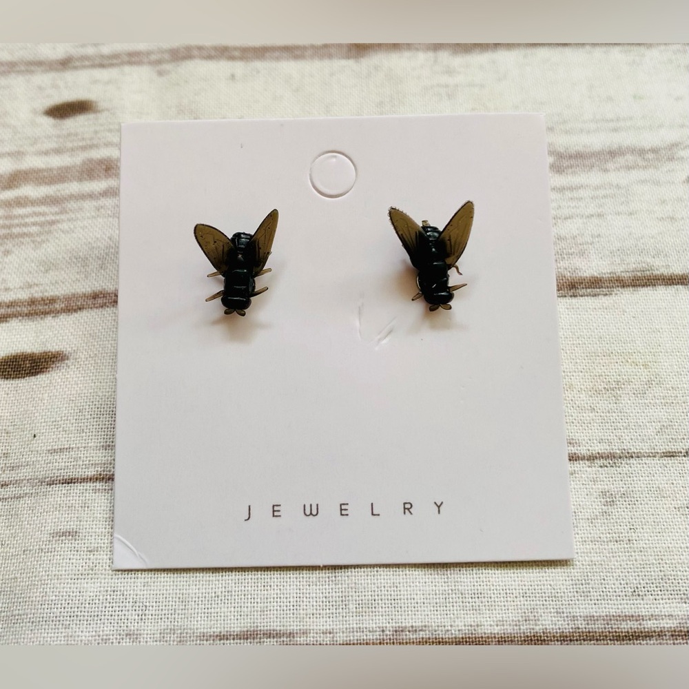 Life Like Fly Earrings Feel Real Spooky Insects Gothic Wear